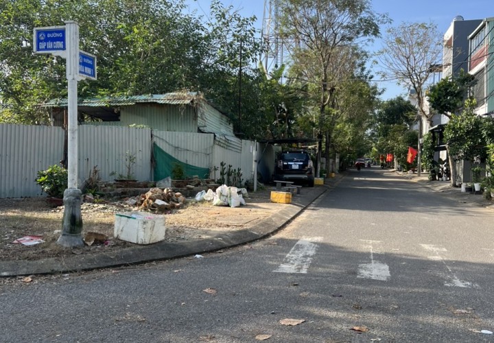 Chính Chủ Cần Bán Lô Góc 2 Mặt Tiền Cách Đường Biển Nguyễn Tất Thành 100m Tại TP Đà Nẵng.