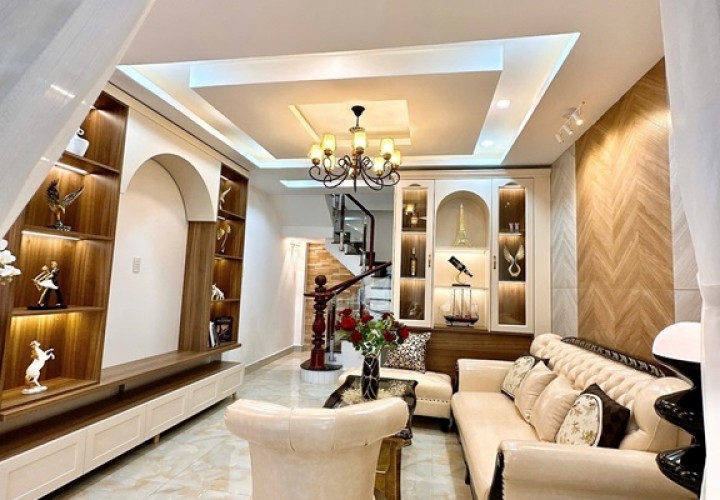NHÀ ĐẸP HẺM XE HƠI Ở NGAY, 4x10m vị trí đẹp tại đường CMT8 Q10, TPHCM