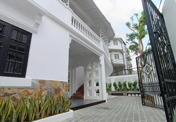 BIỆT THỰ Nở Hậu, Hàng ĐỘC - HIẾM Nhất Tại TP Hồ Chí Minh 125/12 Nguyễn Cửu Vân, Phường 17, Quận Bình Thạnh, Tp Hồ Chí Minh