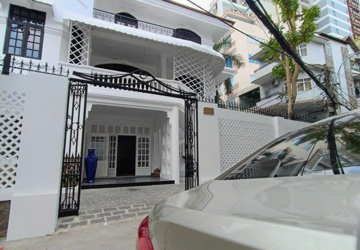 BIỆT THỰ Nở Hậu, Hàng ĐỘC - HIẾM Nhất Tại TP Hồ Chí Minh 125/12 Nguyễn Cửu Vân, Phường 17, Quận Bình Thạnh, Tp Hồ Chí Minh