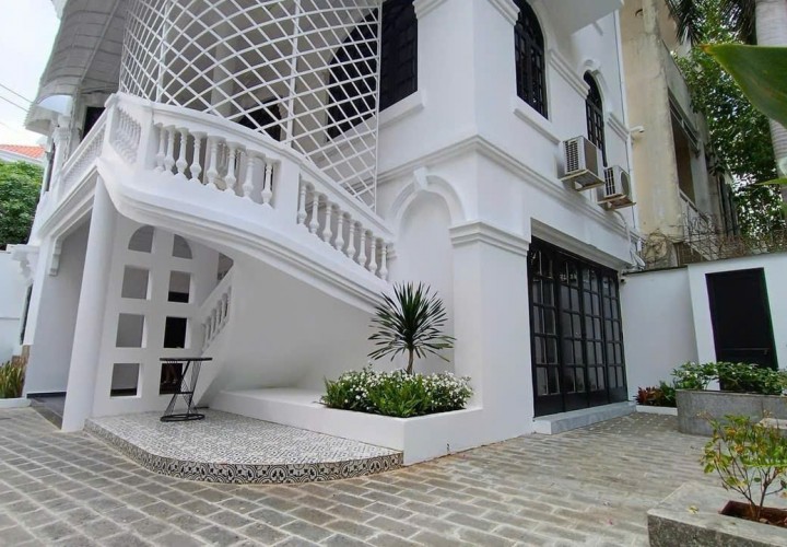 BIỆT THỰ Nở Hậu, Hàng ĐỘC - HIẾM Nhất Tại TP Hồ Chí Minh 125/12 Nguyễn Cửu Vân, Phường 17, Quận Bình Thạnh, Tp Hồ Chí Minh