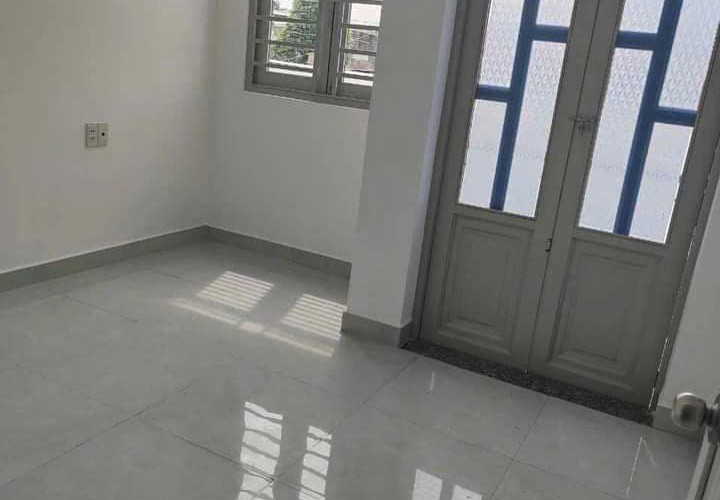 Nhà Đẹp - Giá tốt chính chủ cần bán gấp căn nhà đẹp vị trí tại huyện Hóc Môn, TPHCM