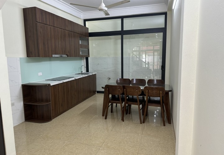 Gia Đình Cần Tiền Nên Bán Gấp Căn Nhà 50M2 Ở Ngõ 987 Phố Ngô Gia Tự, Đức Giang, Long Biên, Hà Nội