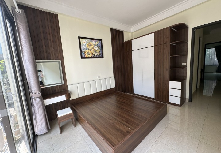 Gia Đình Cần Tiền Nên Bán Gấp Căn Nhà 50M2 Ở Ngõ 987 Phố Ngô Gia Tự, Đức Giang, Long Biên, Hà Nội