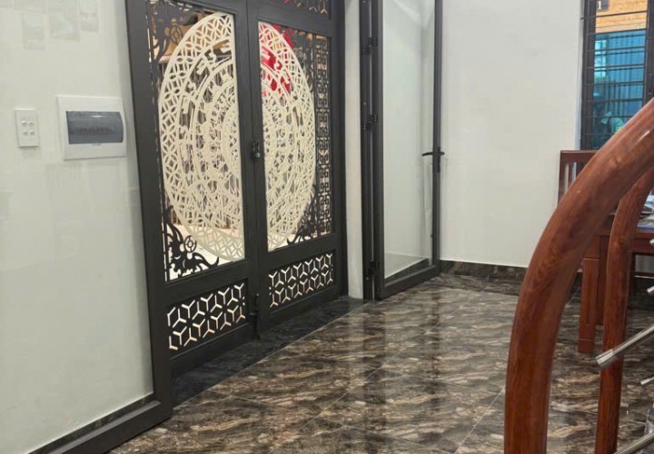 Chính Chủ Cần Bán Căn Nhà Tại Đường Đội Cấn, Phường Cống Vị, Ba Đình, Hà Nội.