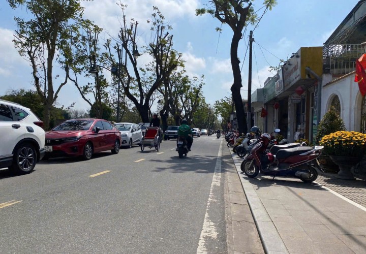 ĐẤT CHÍNH CHỦ - GIÁ TỐT CẦN BÁN NHANH lô đất tặng kèm nhà tại quận Phú Xuân, TP Huế