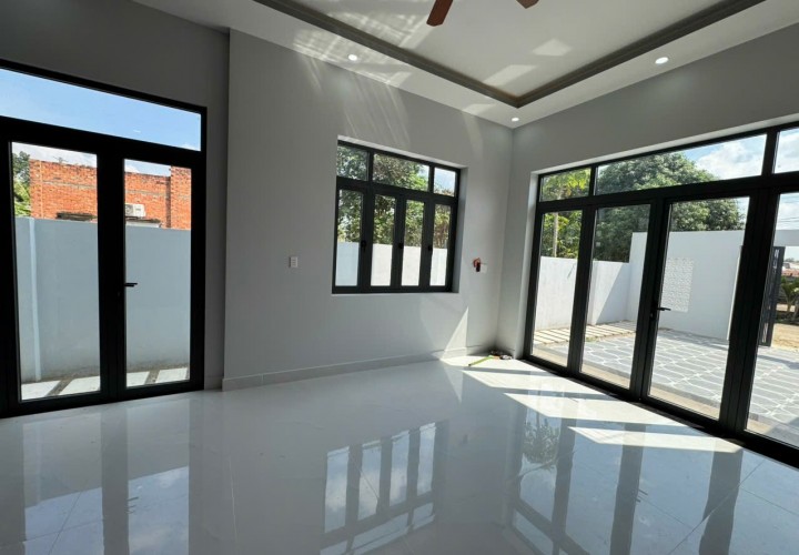 HOT HOT HOT !!! NHÀ Chính Chủ - Giá Tốt - Cần Bán Nhà Tại Xã Trường Tây Hoà Thành Tây Ninh