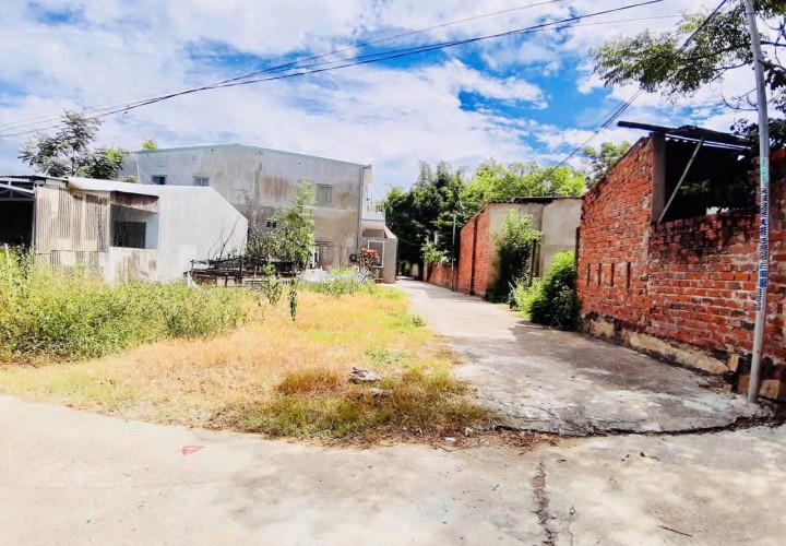 ĐẤT ĐẸP - GIÁ TỐT Chính chủ cần bán nhanh lô đất 2 mặt tiền vị trí tại thị xã Điện Bàn, tỉnh Quảng Nam.