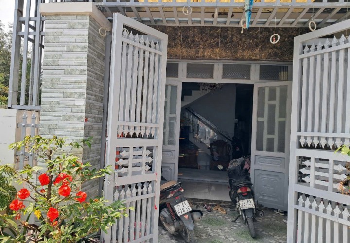 NHÀ ĐẸP - GIÁ TỐT - Cần Bán Nhanh Căn Nhà Vị Trí Đẹp tại Long Thượng, Cần Giuộc, LA