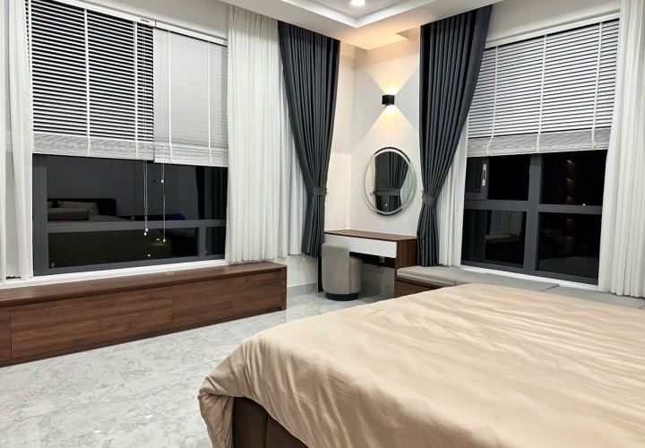 Nhà đẹp- giá tốt cần bán nhanh căn nhà mặt tiền vị trí đắc địa tại huyện Bình Chánh, TPHCM
