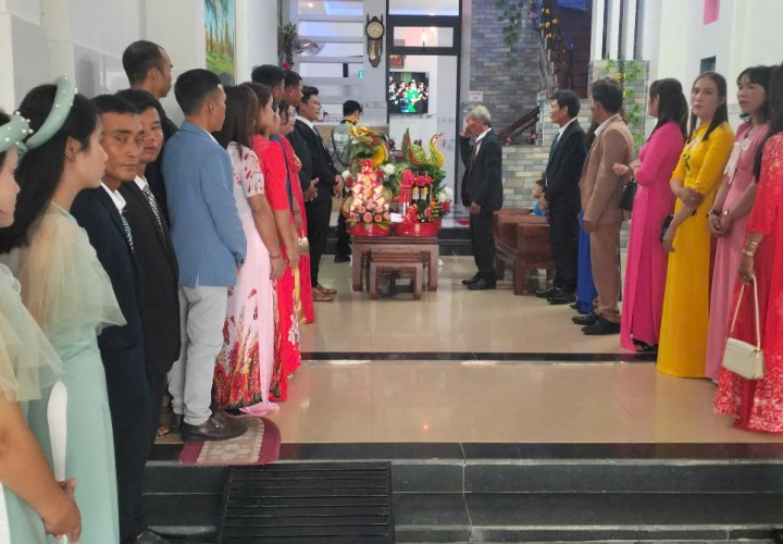 HOT HOT - CẦN BÁN  KHÁCH SẠN  MẶT ĐƯỜNG  ĐÔI ( 8 làn đường)TẠI Khu đô thị Vạn Tường, Bình Trị - Bình Sơn - Quảng Ngãi