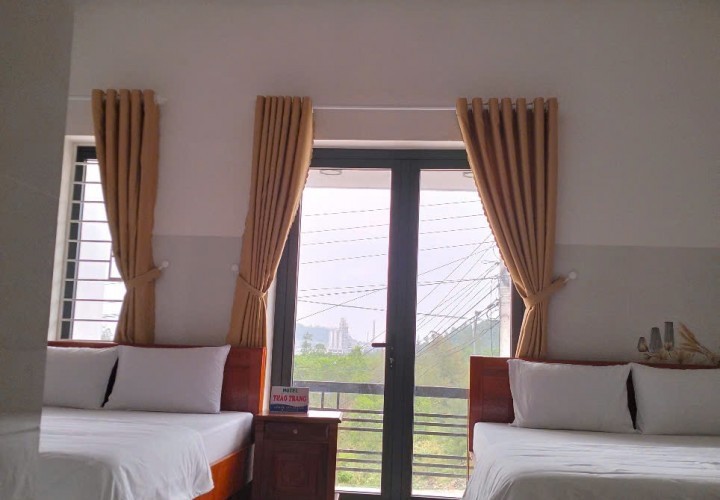HOT HOT - CẦN BÁN  KHÁCH SẠN  MẶT ĐƯỜNG  ĐÔI ( 8 làn đường)TẠI Khu đô thị Vạn Tường, Bình Trị - Bình Sơn - Quảng Ngãi