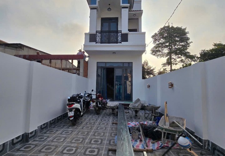 Chào Bán Căn Nhà Và Cửa Hàng Tại Đường Hàm Nghi, TT Buôn Bán, P. Bảo Vinh, TP Long Khánh, Đồng Nai.
