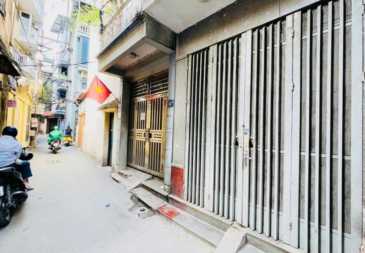 CẦN BÁN NHÀ TRUNG HOÀ- Cầu Giấy- Hà Nội- VỊ TRÍ KINH DOANH SIÊU ĐẸP