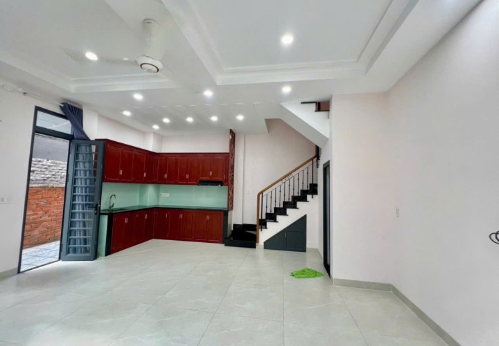 NHÀ VỊ TRÍ ĐẸP - GIÁ TỐT - Chính Chủ Bán Nhà Tại Đường Nhiêu Tứ, Phường 7, Phú Nhuận, Hồ Chí Minh