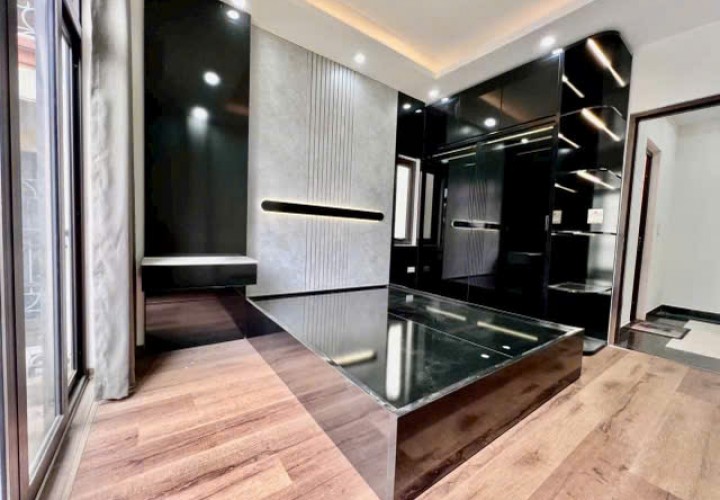 NHÀ ĐẸP- GIÁ TỐT CHÍNH CHỦ CẦN NHÀ TẠI Phố Hoàng Như Tiếp, Phường Bồ Đề, Quận Long Biên, Hà Nội