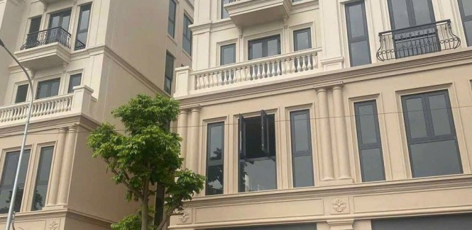 NHÀ ĐẸP- GIÁ TỐT - CHÍNH CHỦ Cần Bán Căn 63m2 Phân Khu Tinh Hoa Vinhomes Cổ Loa, Đông Hội, Đông Anh.