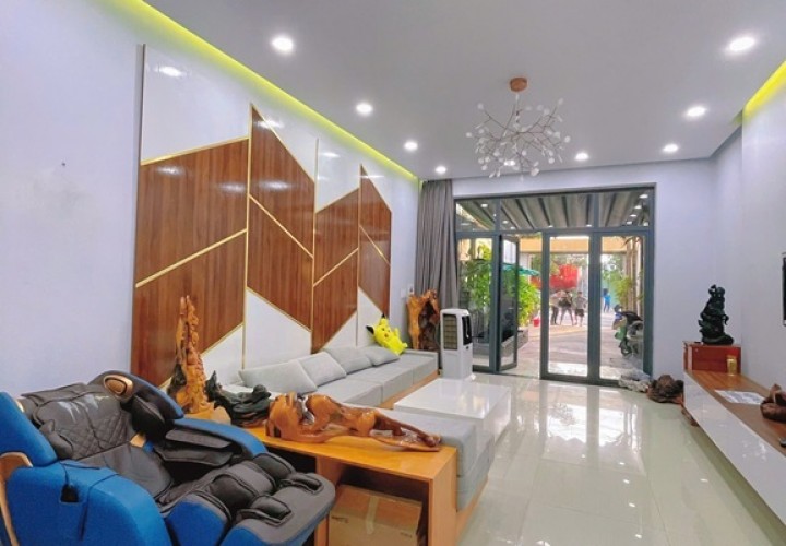 CẦN BÁN GẤP - SIÊU PHẨM CĂN Villa PHAN THIẾT Đường Hải Thượng Lãng Ông, TP. Phan Thiết, Bình Thuận