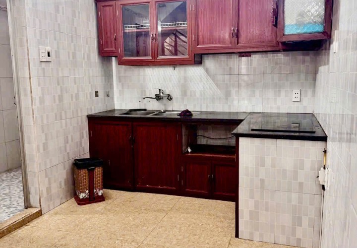 HOT HOT !! chưa tới 2 tỷ bạn đã được sở hữu căn nhà 2.5 tầng tại Chợ Con - Hồ Sen - Hàng Kênh
