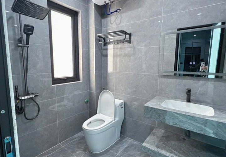 NHÀ ĐẸP - GIÁ TỐT - Bán Nhà Mặt Tiền Kinh Doanh TRUNG TÂM PHƯỜNG NGỌC THUỴ, QUẬN LONG BIÊN, HÀ NỘI