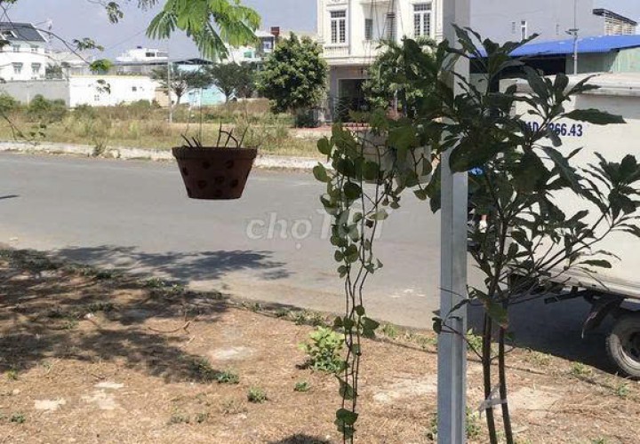 NHÀ CHÍNH CHỦ - GIÁ TỐT Cần Bán Nhanh căn nhà khu Vip của  thị trấn Bến Lức, huyện Bến Lức, tỉnh Long An