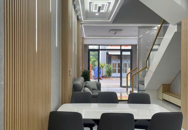 NHÀ ĐẸP – GIÁ TỐT  – CHÍNH CHỦ CẦN BÁN  CĂN NHÀ 3 TẦNG TẠI  P. Bình Chuẩn, TP. Thuận An, Bình Dương