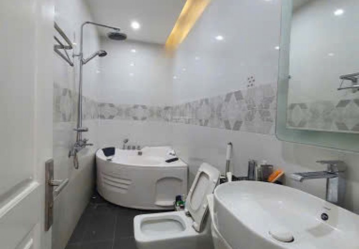 Nhà mới xây rộng rãi xem là thích ngay! Thiết kế phong cách Tân cổ điển rất sang trọng. P. Cát Lái