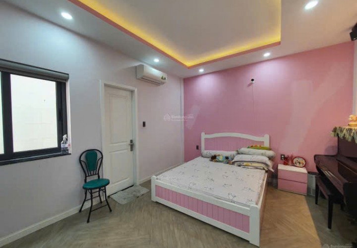 Nhà mới xây rộng rãi xem là thích ngay! Thiết kế phong cách Tân cổ điển rất sang trọng. P. Cát Lái