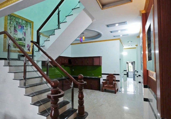 NHÀ CHÍNH CHỦ - GIÁ ƯU ĐÃI chính chủ cần bán nhanh 2 căn nhà mặt tiền kinh doanh tại tp Tân Uyên , tỉnh Bình Dương
