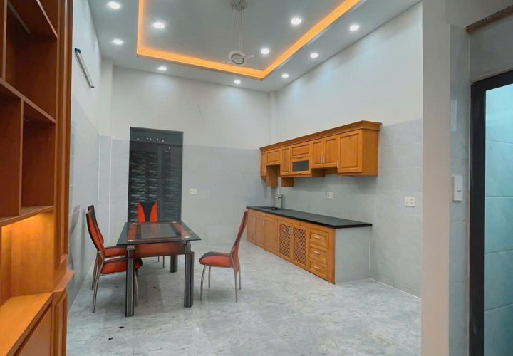 HOT HOT Nhà Đẹp- Giá tốt Chính Chủ Kẹt Tiền Bán gấp căn nhà tại quận Bình Tân, TPHCM