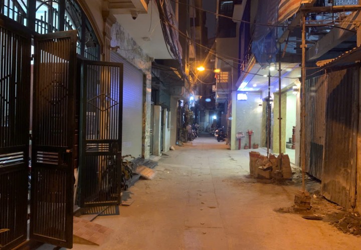 CHÍNH CHỦ cần bán nhanh nhà vị trí đẹp- giá tốt tại phường Quan Hoa quận Cầu Giấy, TP Hà Nội