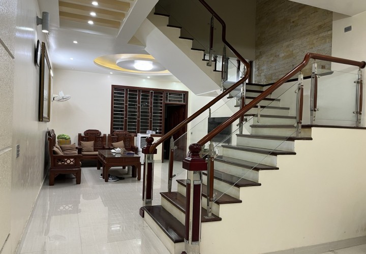 Chính Chủ Cần Bán Căn Nhà Phố Đường Lạc Long Quân, Đông Vệ, TP Thanh Hoá.
