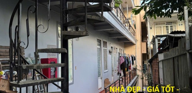 NHÀ ĐẸP - GIÁ TỐT - CHÍNH CHỦ Cần Bán Nhanh 2 Căn Nhà Riêng Biệt Vị Trí Tại Phường Lâm Viên, Đà Lạt