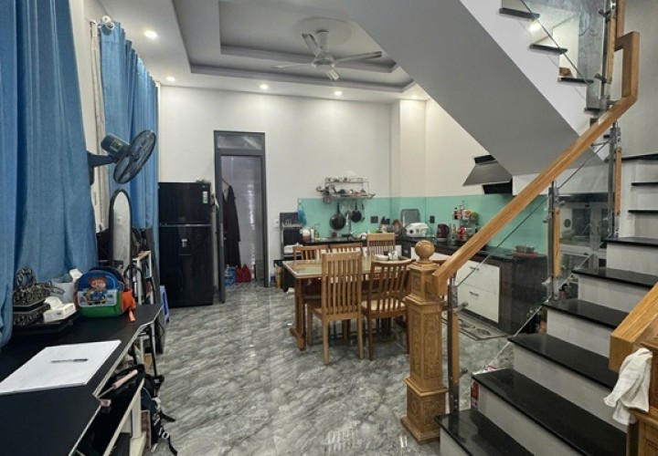 CHÍNH CHỦ CẦN BÁN NHÀ ĐẸP – VÀO Ở NGAY – GIÁ TỐT- Nhà 2 mặt tiền Đường 28, p. Long Bình, HCM