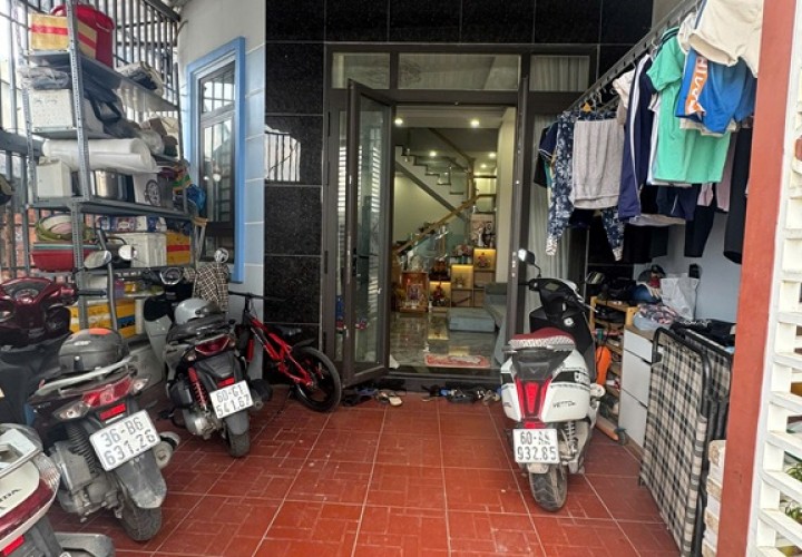 CHÍNH CHỦ CẦN BÁN NHÀ ĐẸP – VÀO Ở NGAY – GIÁ TỐT- Nhà 2 mặt tiền Đường 28, p. Long Bình, HCM