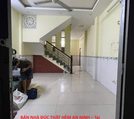 BÁN NHÀ ĐÚC THẬT HẺM AN NINH – Tại Phường Tân Thành, quận Tân Phú– GIÁ 6,5 TỶ