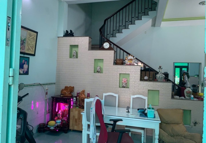 CHÍNH CHỦ CẦN BÁN NHANH LÔ ĐẤT TẶNG  KÈM NHÀ CẤP 4 tại quận Bình Tân, TP HCM