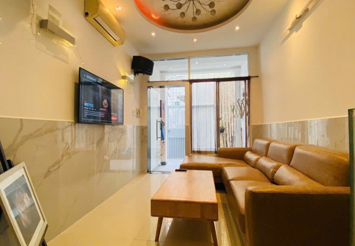 NHÀ ĐẸP- GIÁ TỐT - Chính Chủ Cho Thuê Nhà Nguyên Căn Hẻm 241 đường Bến Vân Đồn, Quận 4, Hồ Chí Minh.