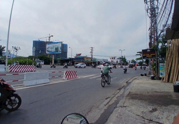 NHÀ ĐẸP–GIÁ TỐT–CHÍNH CHỦ CẦN BÁN  77 Đ. Nguyễn Tất Thành, P.Phước Long, TP.Nha Trang, Khánh Hòa