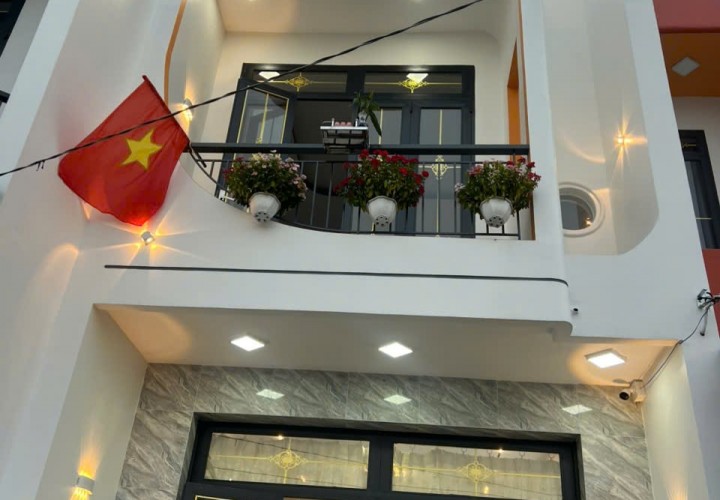 NHÀ ĐẸP – CHÍNH CHỦ CẦN BÁN Căn Nhà Phố Liền Kề Xã Long Trạch, Huyện Cần Đước, Long An.
