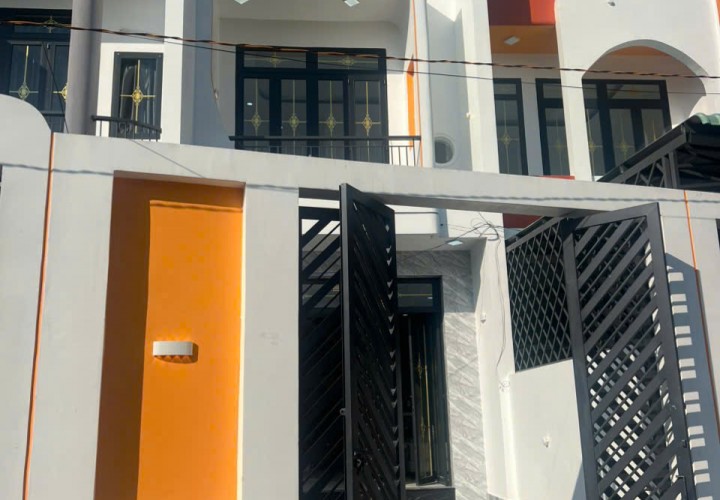 NHÀ ĐẸP – CHÍNH CHỦ CẦN BÁN Căn Nhà Phố Liền Kề Xã Long Trạch, Huyện Cần Đước, Long An.