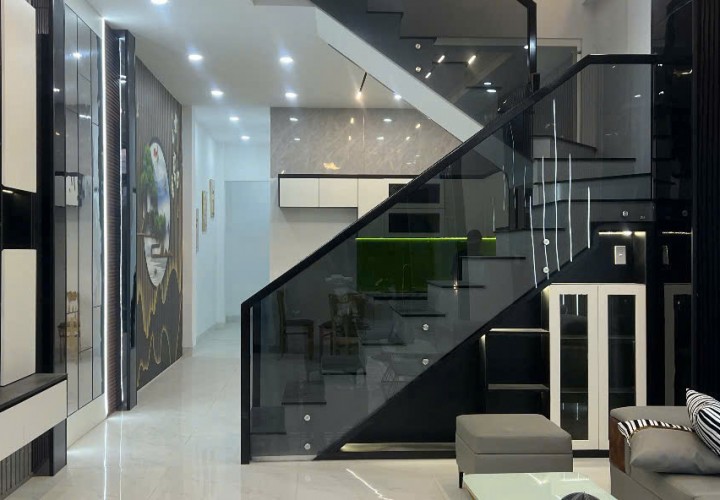 NHÀ ĐẸP – CHÍNH CHỦ CẦN BÁN Căn Nhà Phố Liền Kề Xã Long Trạch, Huyện Cần Đước, Long An.