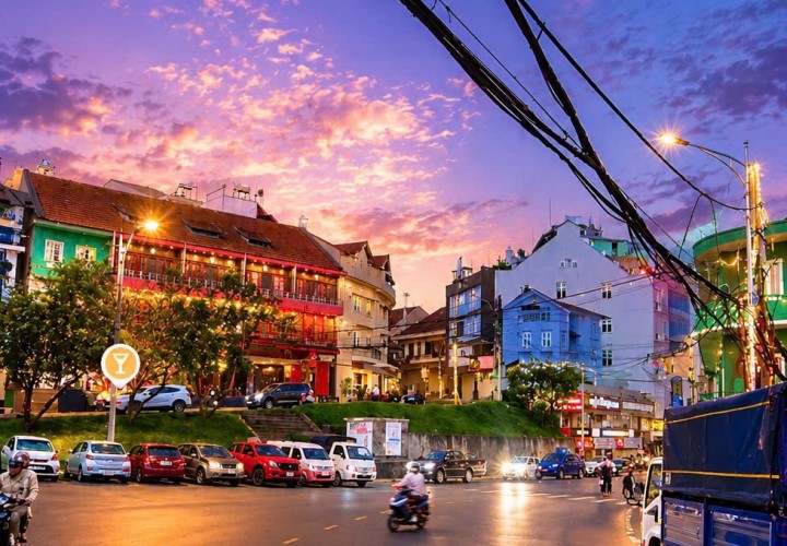 NHÀ CHÍNH CHỦ - VỊ TRÍ SIÊU ĐẸP -  MẶT TIỀN PHAN ĐÌNH PHÙNG , ĐÀ LẠT– GIÁ 28,5 Tỷ