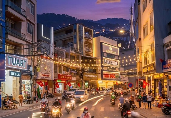 NHÀ CHÍNH CHỦ - VỊ TRÍ SIÊU ĐẸP -  MẶT TIỀN PHAN ĐÌNH PHÙNG , ĐÀ LẠT– GIÁ 28,5 Tỷ