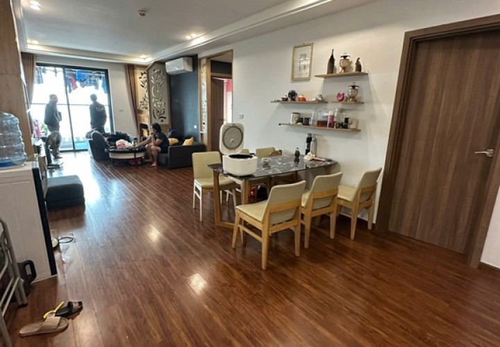 CĂN HỘ FULL TIỆN ÍCH- GIÁ TỐT Chính Chủ bán Căn hộ 3pn 2vs Sky central 176 Định Công, HN