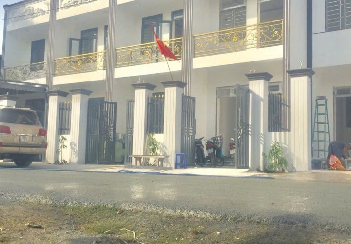 NHÀ ĐẸP - GIÁ TỐT - CHÍNH CHỦ Bán Dãy Liền Kề 7 Căn Đường Tân Hiền,Thiện Tân, Vĩnh cửu, Đồng Nai