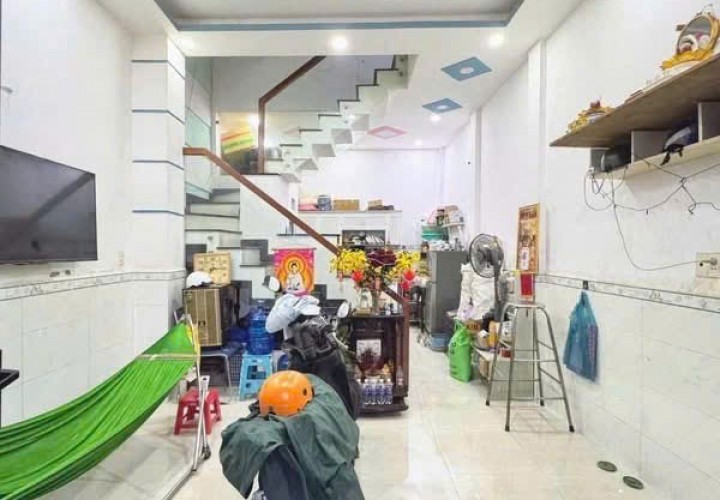 NHÀ ĐẸP  - GIÁ TỐT CHÍNH CHỦ CẦN BÁN NHÀ LẦU BÌNH TÂN - DT: 4 X 8 P. Bình Hưng Hòa , Bình Tân