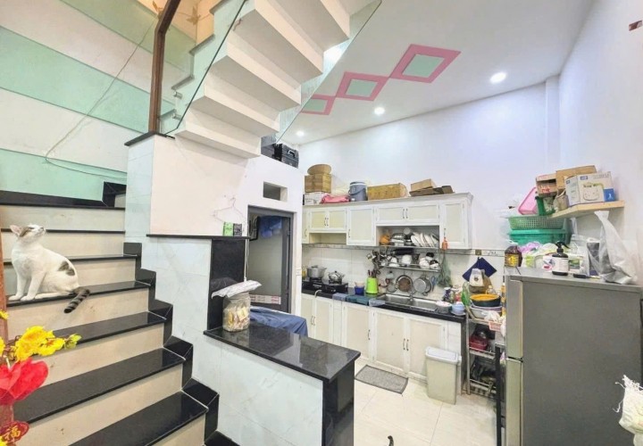 NHÀ ĐẸP  - GIÁ TỐT CHÍNH CHỦ CẦN BÁN NHÀ LẦU BÌNH TÂN - DT: 4 X 8 P. Bình Hưng Hòa , Bình Tân