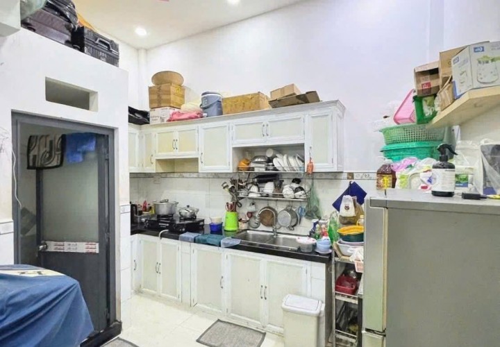 NHÀ ĐẸP  - GIÁ TỐT CHÍNH CHỦ CẦN BÁN NHÀ LẦU BÌNH TÂN - DT: 4 X 8 P. Bình Hưng Hòa , Bình Tân