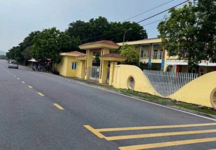 ĐẤT ĐẸP- GIÁ TỐT CHÍNH CHỦ BÁN NHANH LÔ ĐẤT có sẵn nhà cấp 4 vị trí đắc địa mặt đường tỉnh lộ 419 Tam Chúc chùa Hương
